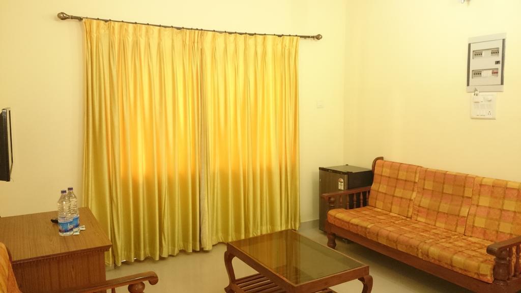 Saikunj Holiday Homes Candolim Zimmer foto